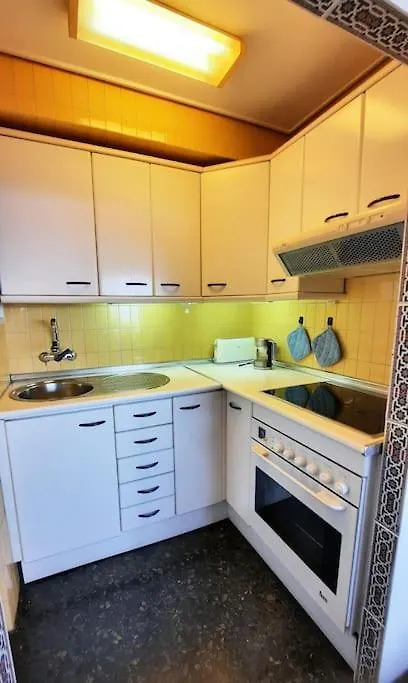 Carihuela 1 Bed Luxury Apartment Torremolinos